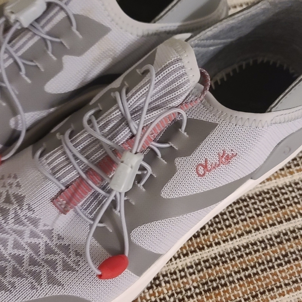Olukai Women’s Sneakers Size 9W Gray & Red – No Insoles